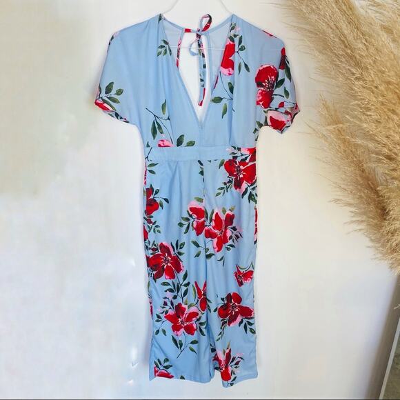 NEW SHEIN Blue Red Tropical Floral Tie Back Cropped Wide Leg Open Jumpsuit S - Picture 1 of 7